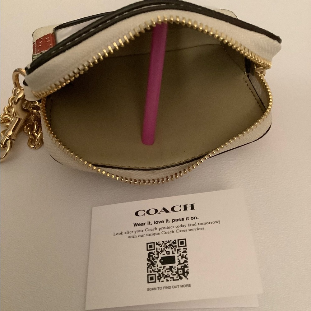 Coach Cream and Red Strawberry Zip Cc ID Case Card Holder Wallet - Picture 3 of 4